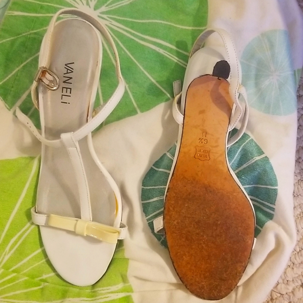 Kitten heels